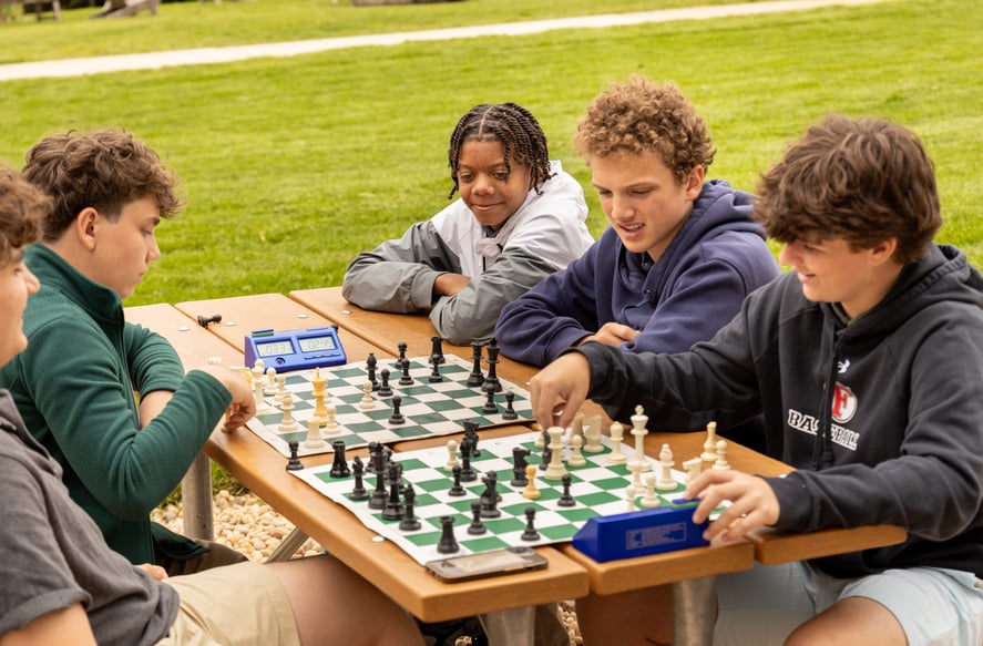 5.28.25 FRIENDS 260 1722-1