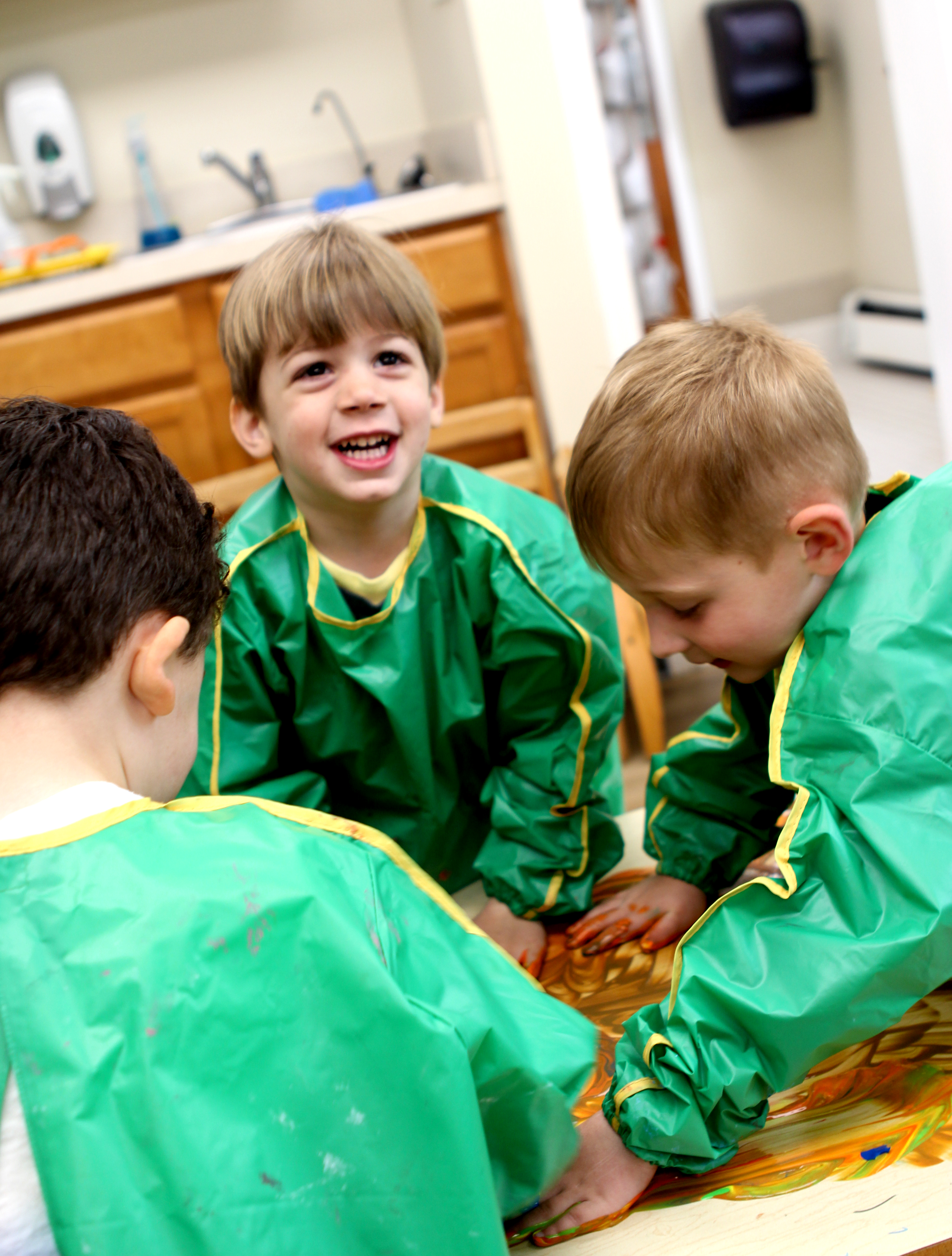 little-friends-toddler-painting little-friends-toddler-painting