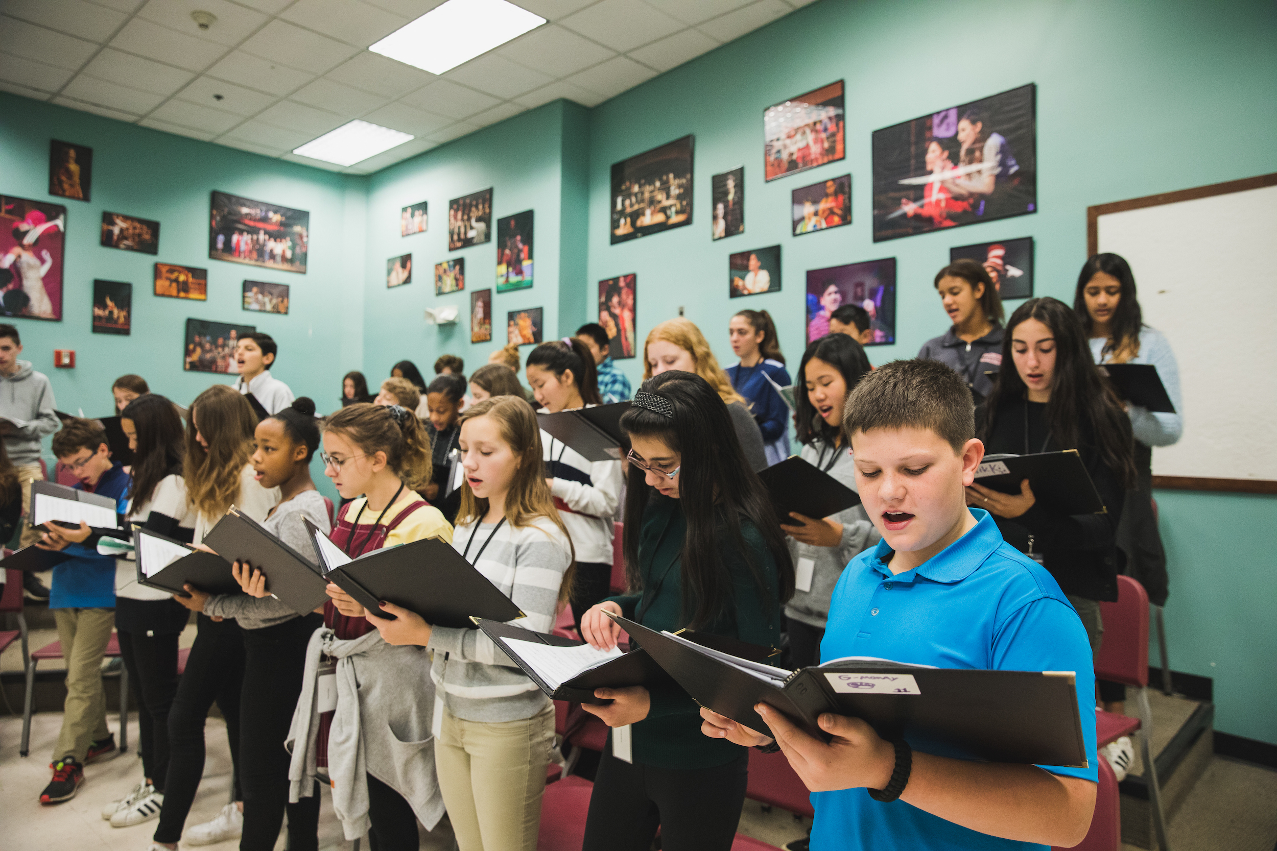 ms-students-singing-in-music-class