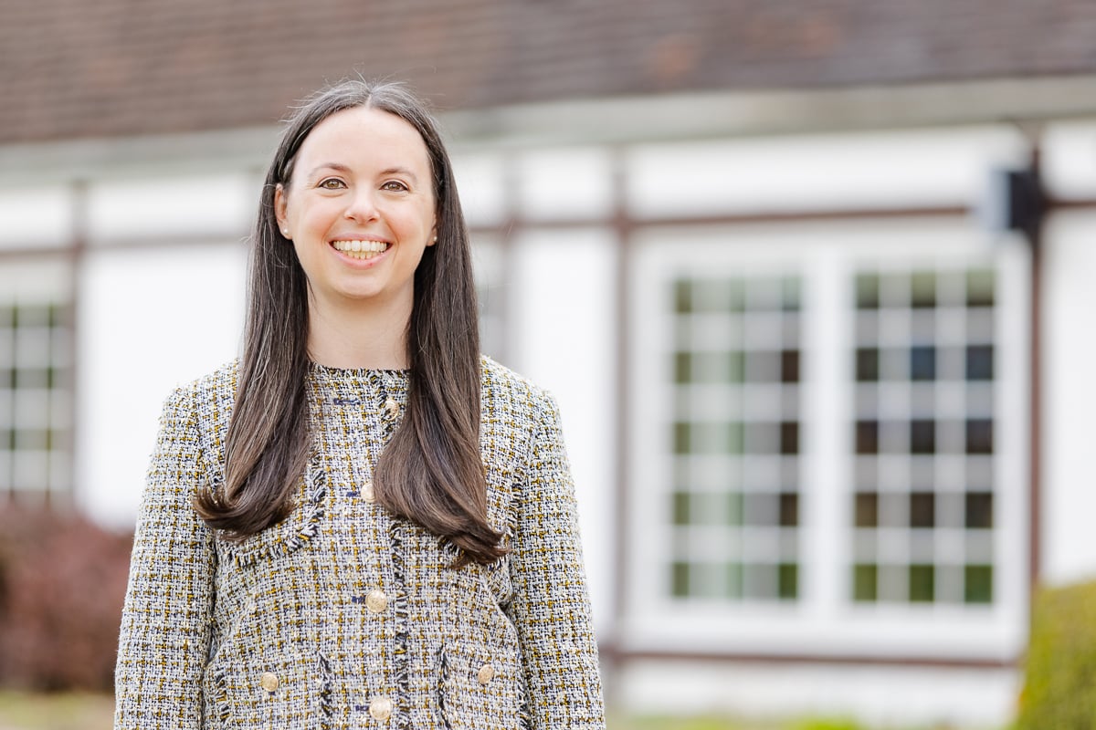 Friends Academy alumna Mindy Weiss Singer ’10 is the senior director of consumer insights and research at the NFL.