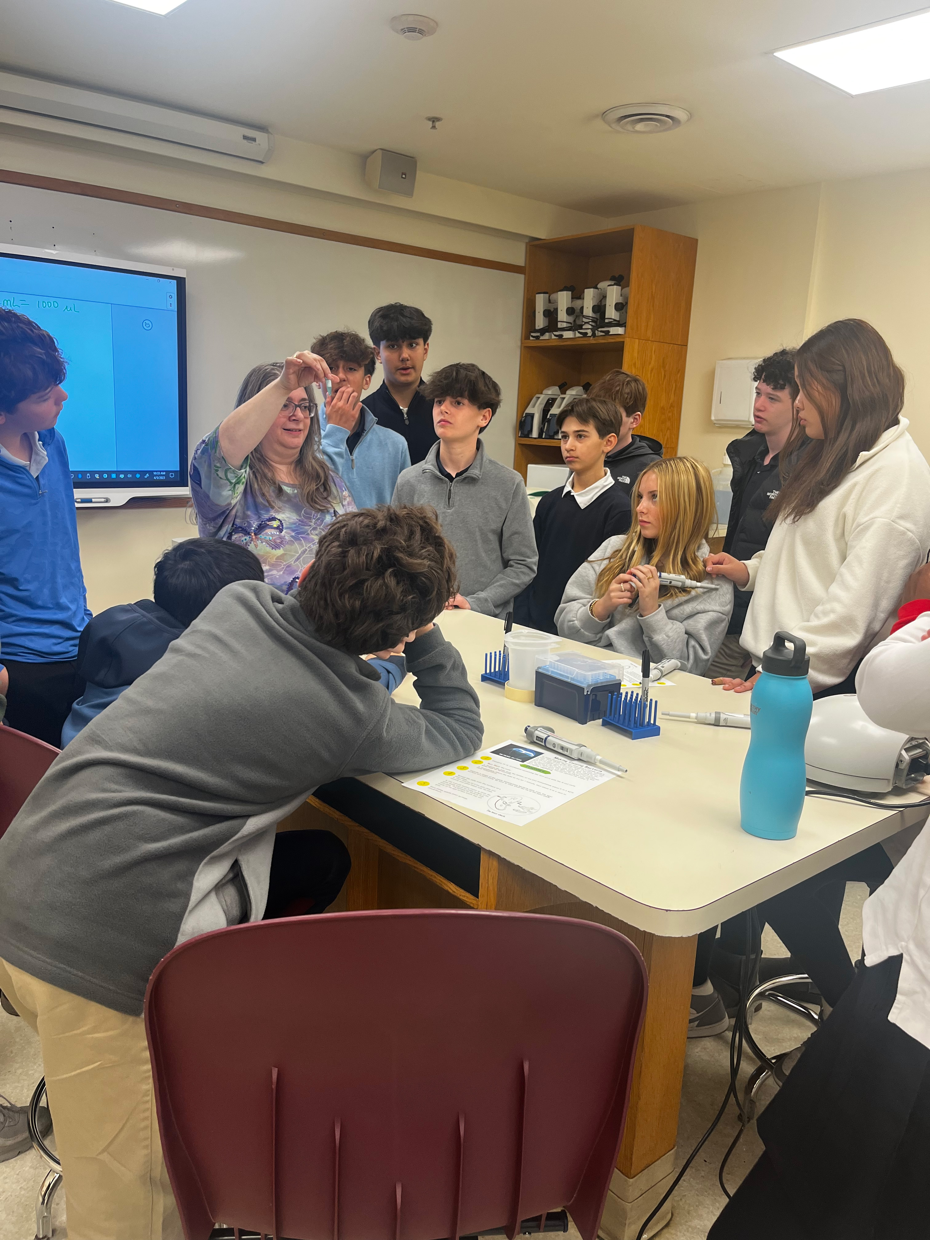 7th graders at Cold Spring Harbor Laboratory